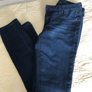 Blank NYC dark washed skinny jeans